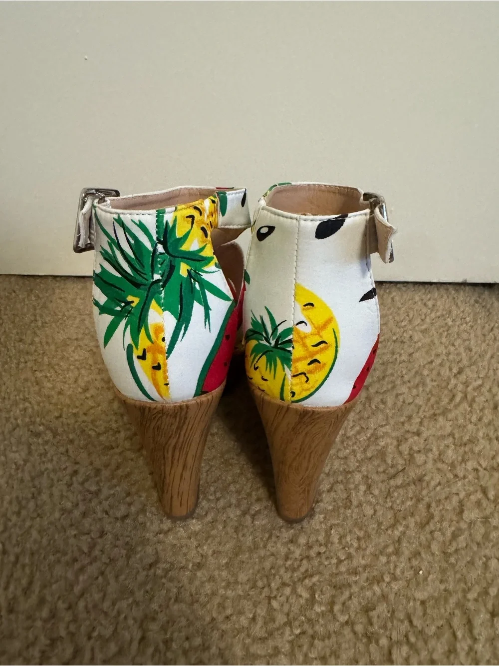 Chase + Chloe Watermelon & Pineapple Fruit Print Platform Wedge Sandals Size 7.5